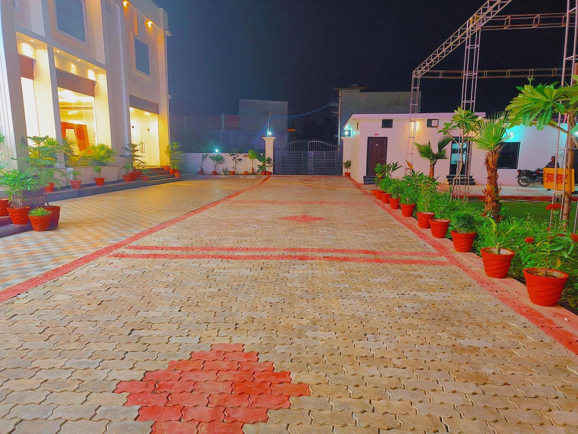 Ayodhya Awadh Samrat Resort מראה חיצוני תמונה
