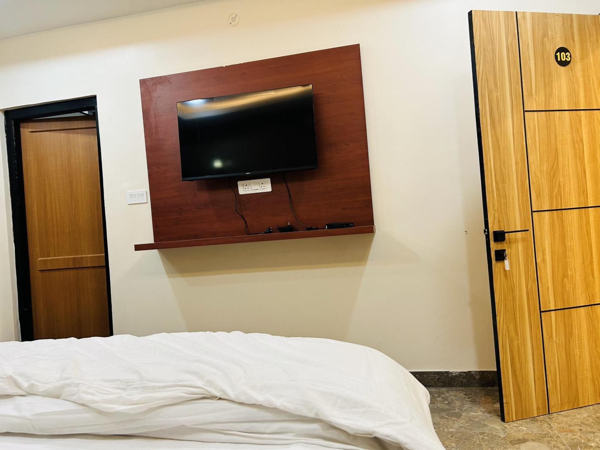 Ayodhya Awadh Samrat Resort מראה חיצוני תמונה
